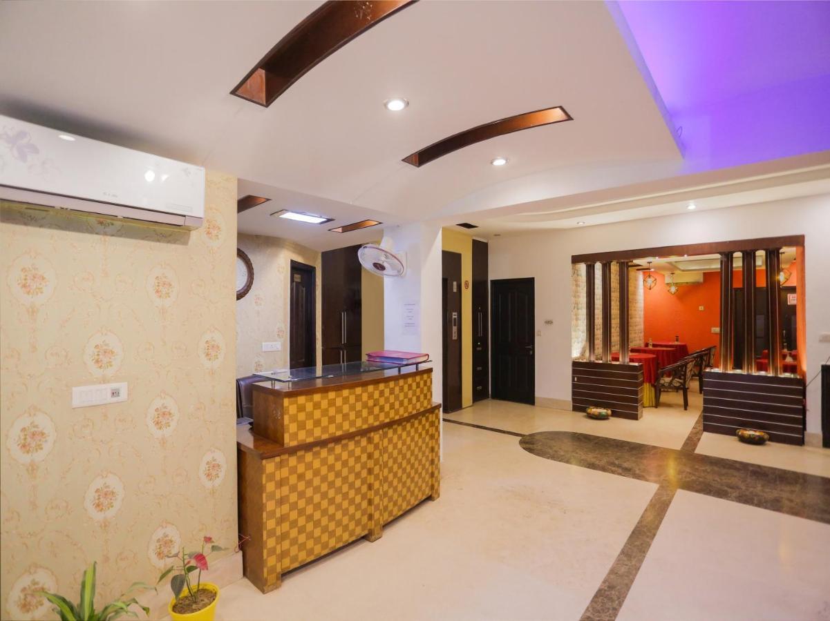 Oyo Townhouse 823 Green Leaf Gurgaon Eksteriør billede