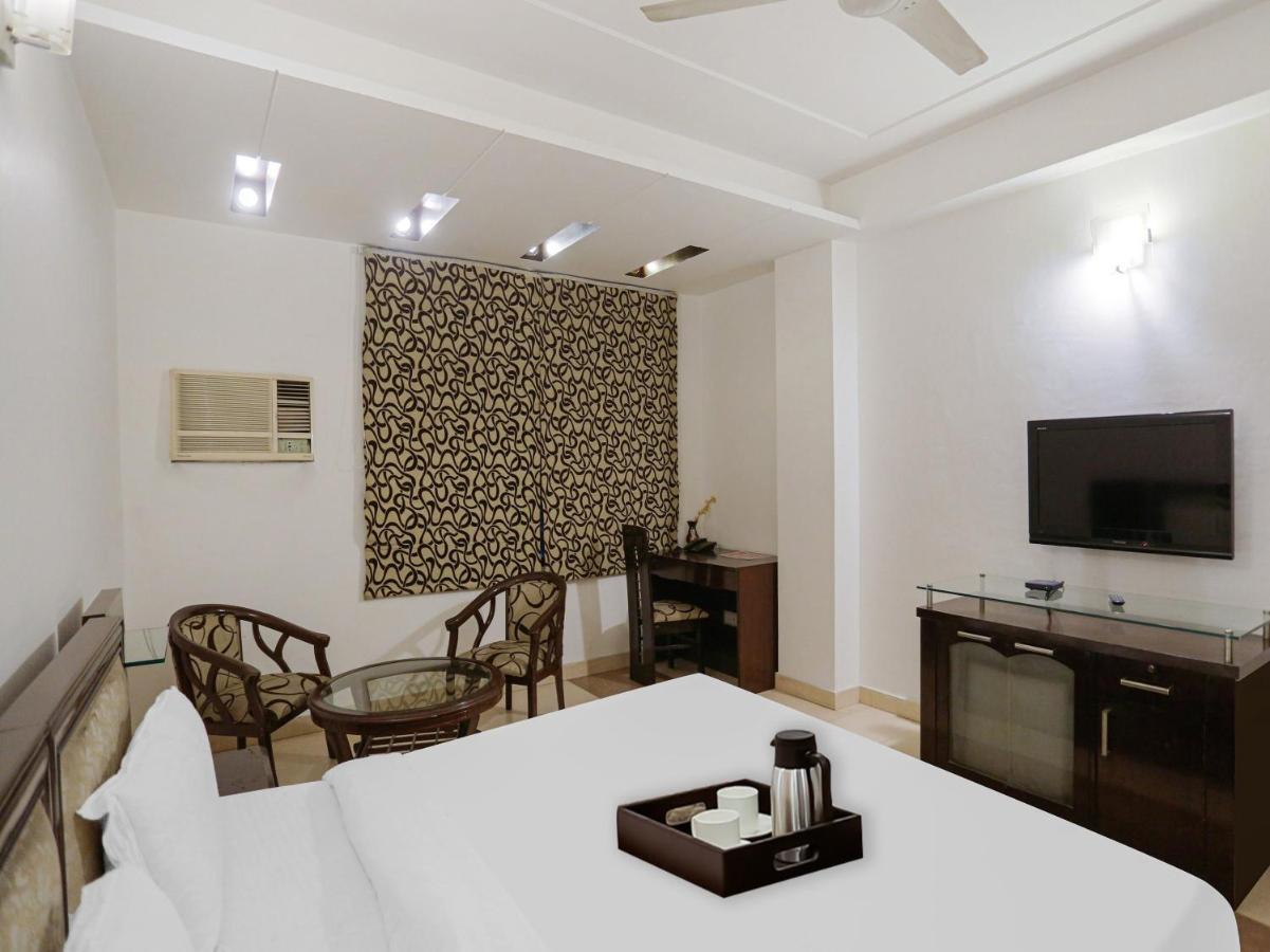 Oyo Townhouse 823 Green Leaf Gurgaon Eksteriør billede