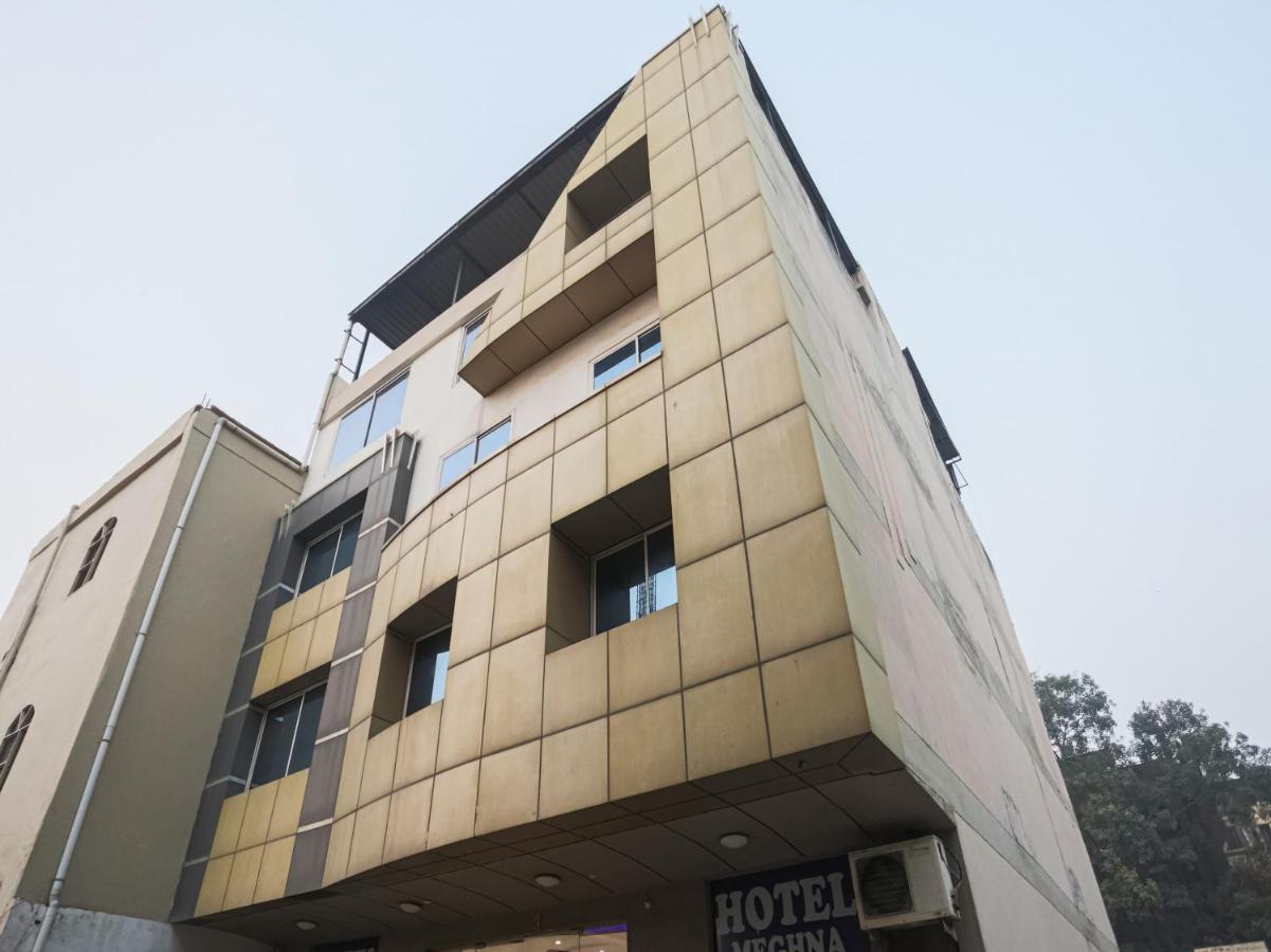 Oyo Townhouse 823 Green Leaf Gurgaon Eksteriør billede